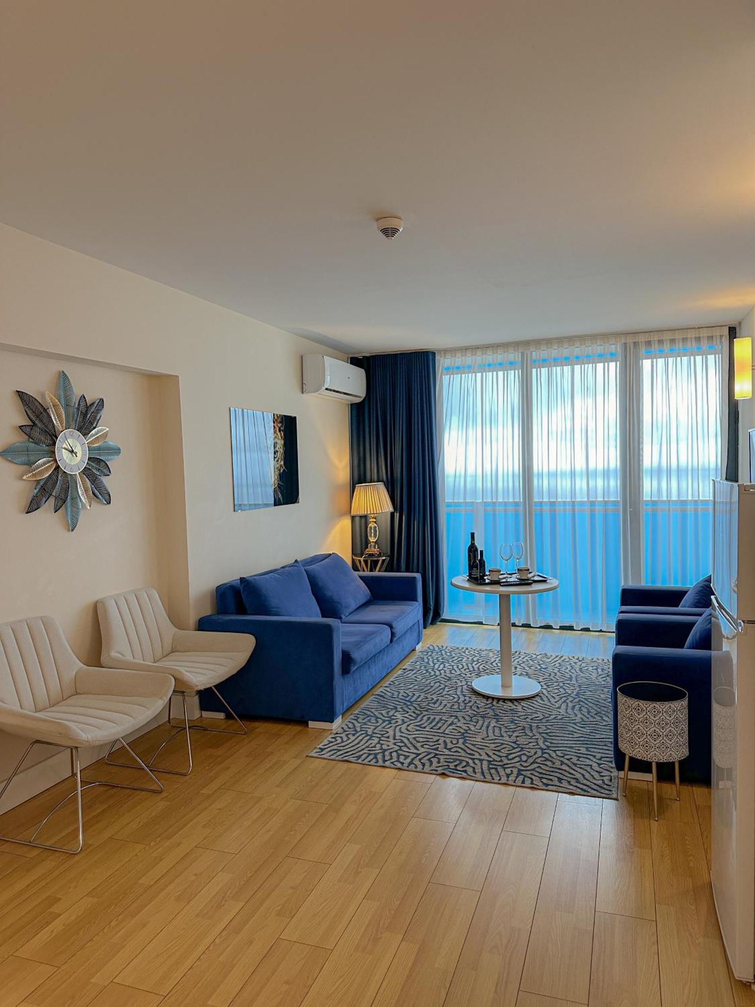 Luxury Batumi Hotel Exterior photo