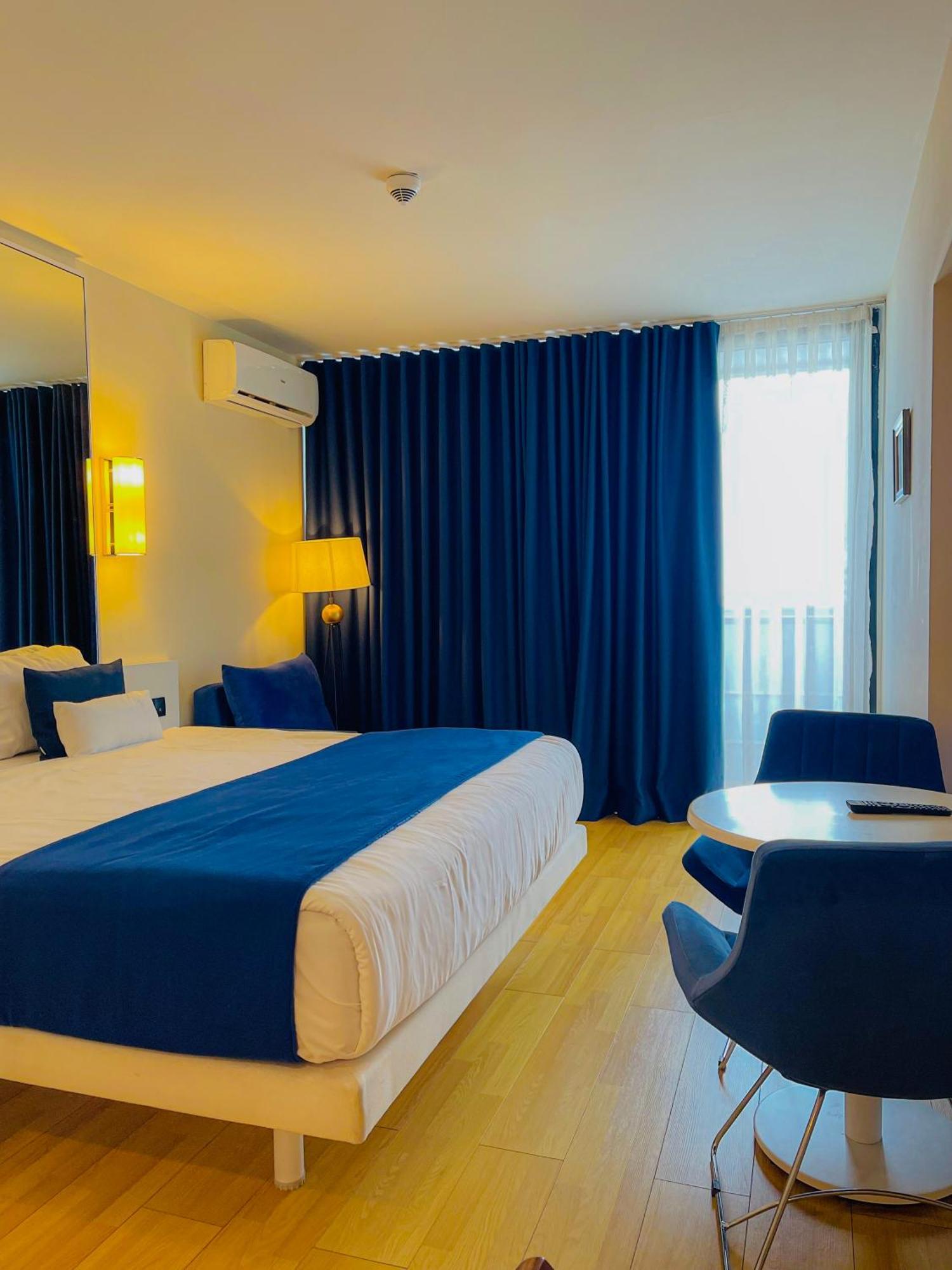 Luxury Batumi Hotel Exterior photo