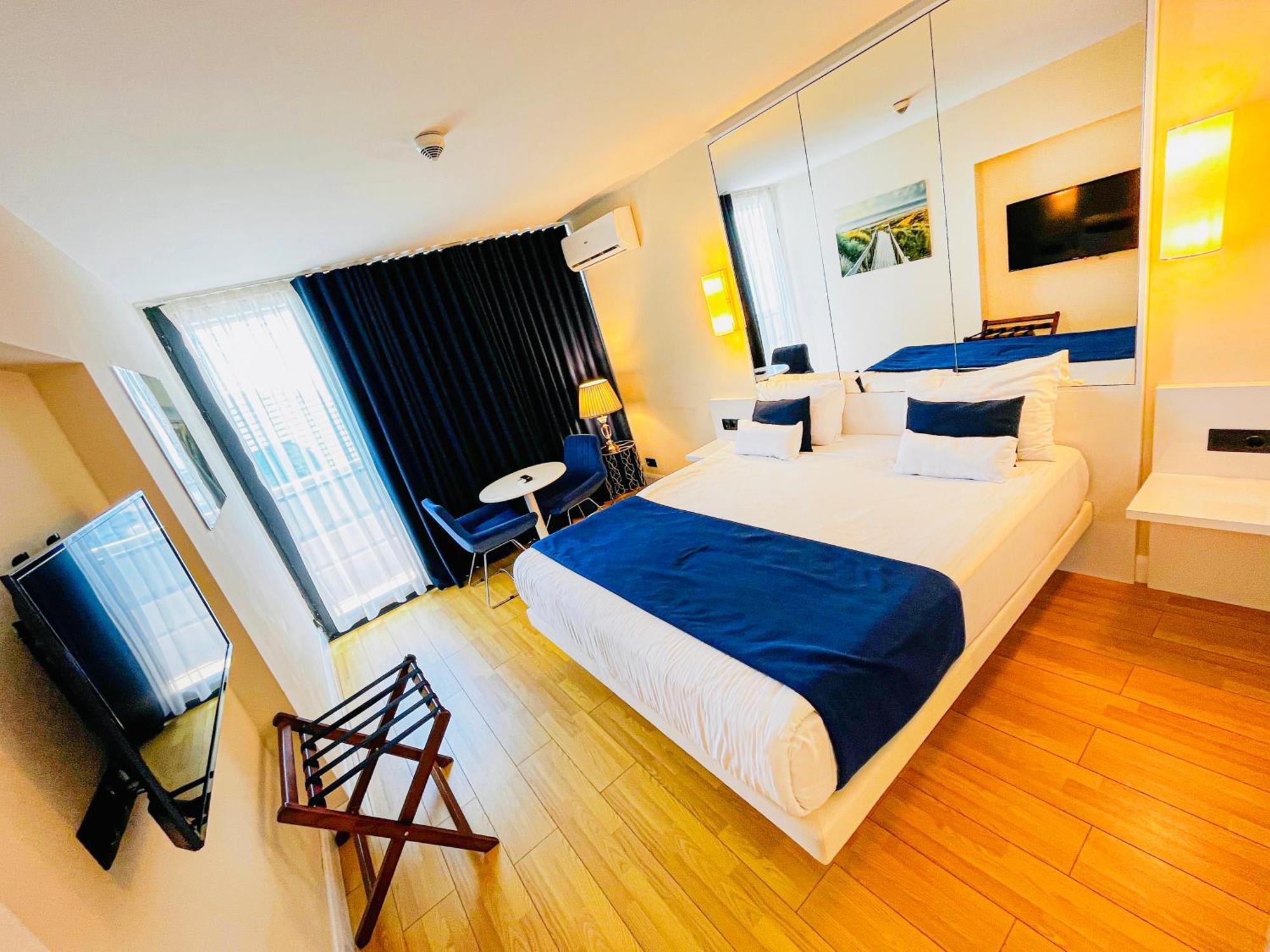 Luxury Batumi Hotel Exterior photo