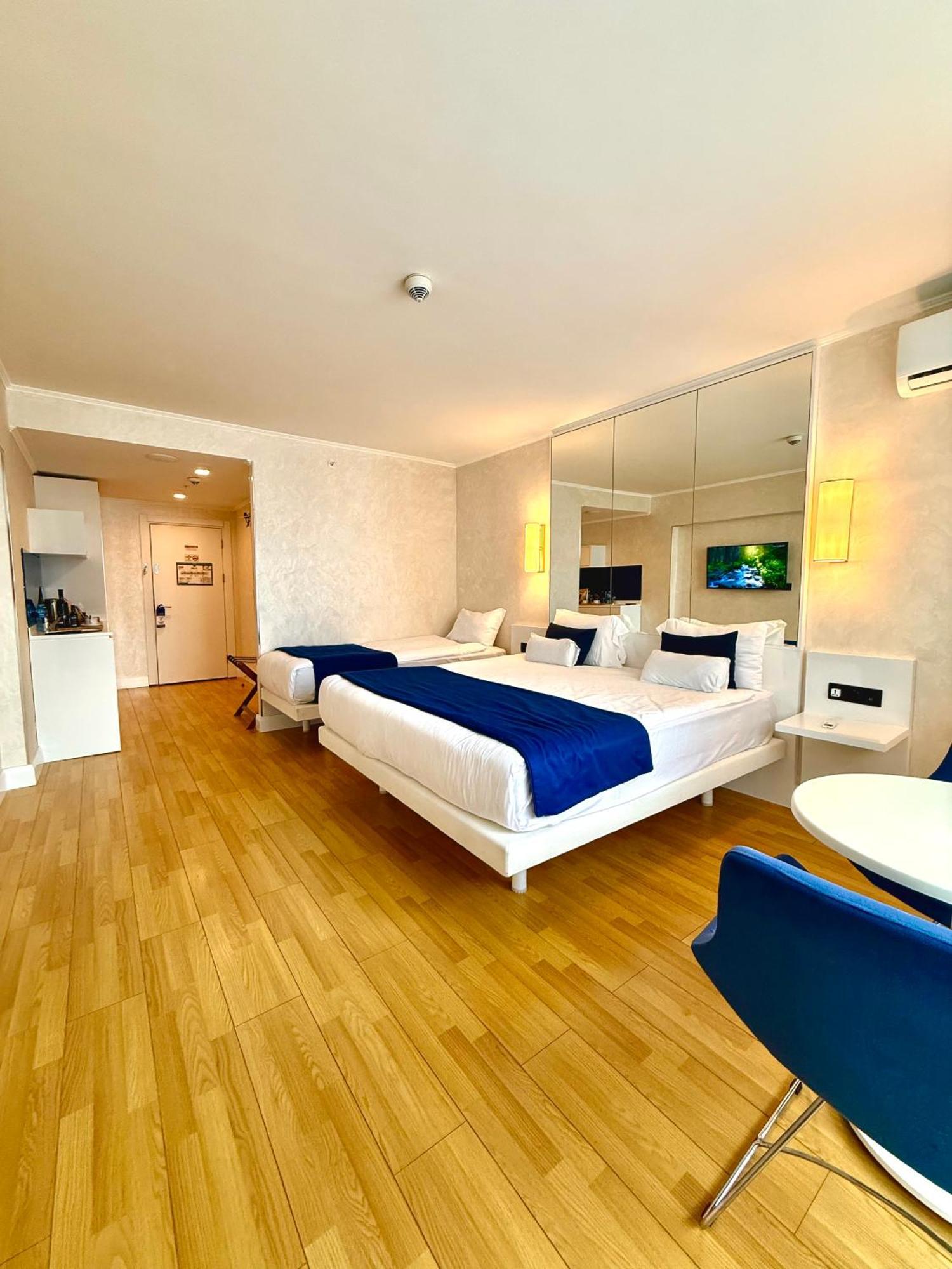 Luxury Batumi Hotel Exterior photo