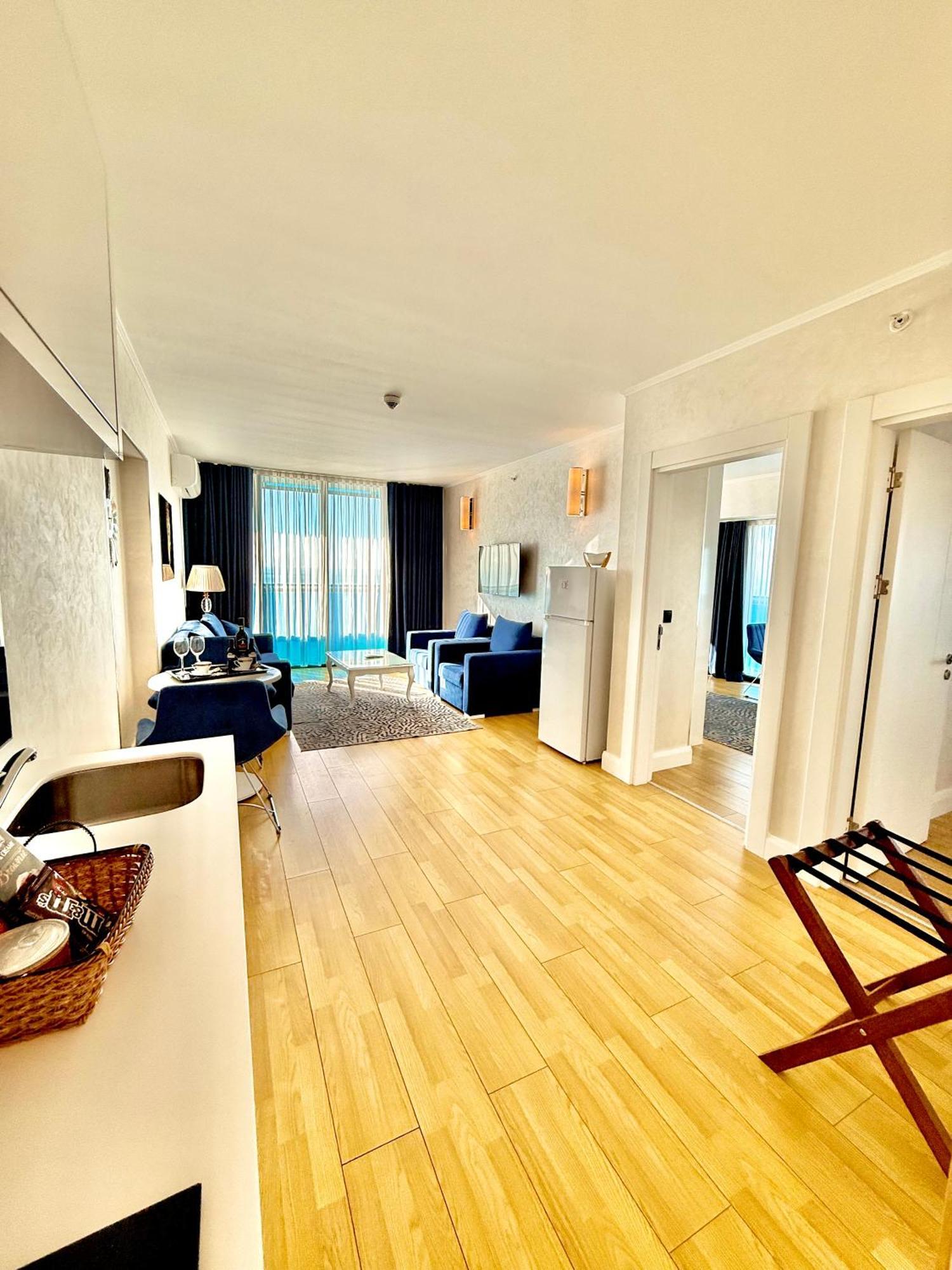 Luxury Batumi Hotel Exterior photo